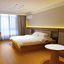 元筑酒店公寓(无锡洛社哥伦布广场店)