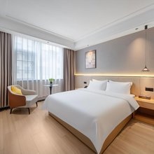星季酒店(鹰潭火车站凯翔购物广场店)