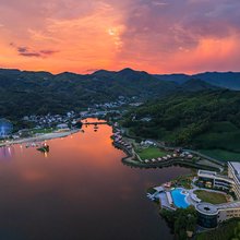 君澜·安吉天空之城汤泉度假酒店