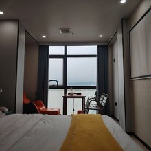 栖江岳民宿(沿江路分店)