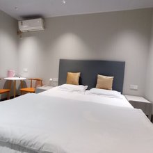 开封98号公寓(万岁山武侠城店)