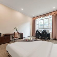 蚂蚁·光年电竞酒店(佛山南海大沥客运汽车店)