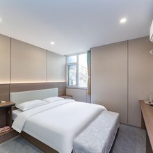 竞程公寓(青岛啤酒博物馆台东步行街店)