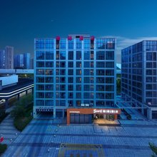 SurG奢际酒店(杭州三墩龙湖紫荆天街店)
