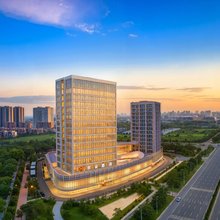 欢朵·云屿丨DREAMWORLD·SERENITY艺术酒店(南昌西站国博地铁站店)
