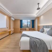 彩虹连锁酒店(万达广场店)