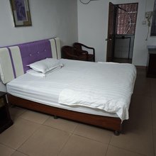 钟意住宿(白云区钟落潭地铁站店)