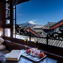 日照金山·心飞扬观景纳西美宿