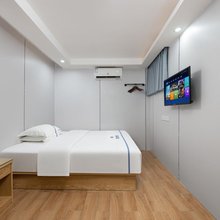 深圳凯茂酒店(东门老街晒布地铁站店)