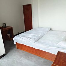 信丰县圣德宝大酒店