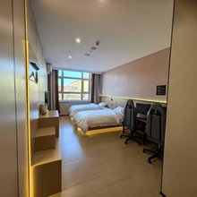 半十先生智能·电竞酒店(讷河店)