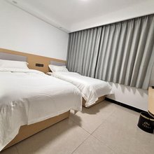 山禾里民宿(草川子生态康养旅游度假景区店)