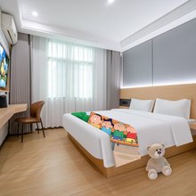 贵阳新东酒店(东风贵黔医院地铁站贵州师范学院店)