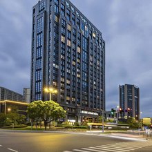 云柏居酒店(嘉兴南湖景区八佰伴购物中心店)