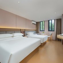 江阴柏丽宾馆(江阴八佰伴人民路步行街店)