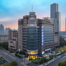 南通中庭丽呈酒店(圆融广场文峰地铁站店)