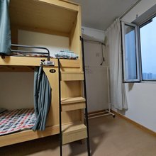 明亮的女生青年旅舍(长安万达港悦广场店)