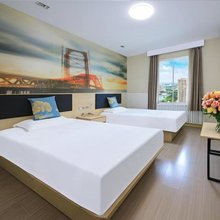 铂曼酒店(济南站省立医院店)