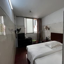金宝旅馆(梧州太阳广场店)