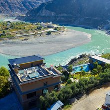 德钦札释永布·林卡山居 (金沙江S湾网红观景台店)