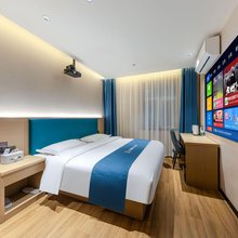 如家UP华驿精选酒店(乌鲁木齐市第101中学)