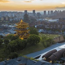 星越STARYUE·精品酒店(景德镇人民广场陶阳里景区店)