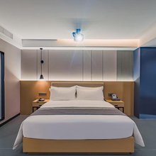 云季智能酒店(惠州博罗华侨中学博罗县政府店)