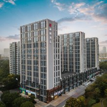 和颐至格酒店(南京弘阳广场长江大桥北地铁站店)