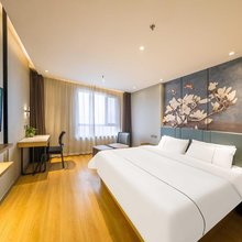 白玉兰酒店(沈阳工业大学中央大街店)