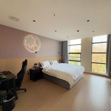 启航电竞民宿(南京地秀商业广场铜井地铁站店)