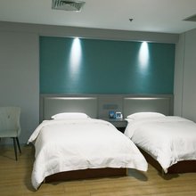 七派酒店(航宇路店)