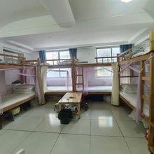 广州青旅民宿(万佳服装批发市场沙河顶地铁站店)