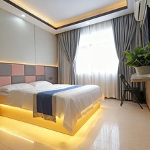 深圳鑫云天酒店(宝安机场固戍地铁站店)