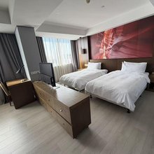 云端酒店(中山公园地铁站店)