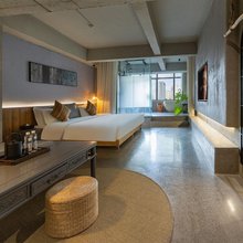 黔村城际民宿(贵阳喷水池黔灵山公园店)