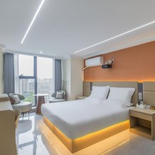 泊悦LOFT观影民宿(胖东来天使城店)