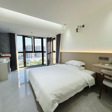 宁轩公寓(万和城商业广场店)
