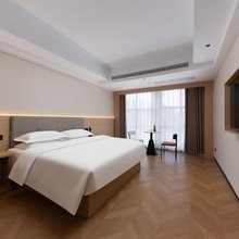 享美程酒店(长沙县松雅湖大众传媒店)