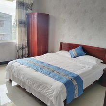 光鑫假日客栈(青城山高铁站店)