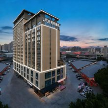 柏纳酒店(南宁安吉万达苏卢地铁站店)