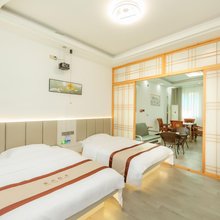 容兴民宿(李庄古镇月亮田景区店)