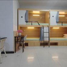 金胜地青年旅社(博物院地铁站店)