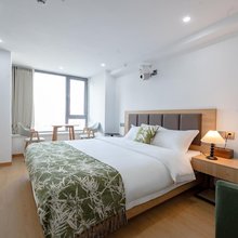 云境美宿(城北万象汇万寿地铁站店)