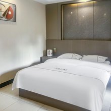 明珠酒店(华容中心汽车站店)