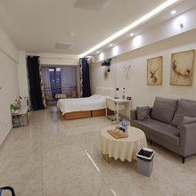 初见·影咖民宿(中兴·商业街夜市店)
