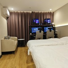 和宅无人电竞空间(张掖路步行街店)