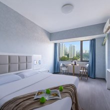 嘉驿时尚酒店(郑州东十里铺地铁站店)