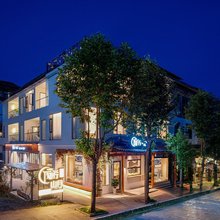 知行·山月庭院民宿(荔波小七孔东门售票大厅店)
