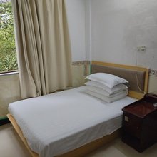 石泉宾馆(青山湖大道地铁站店)