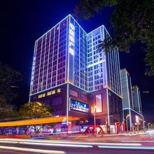 平凉喜达假日酒店(南门夜市柳湖公园店)